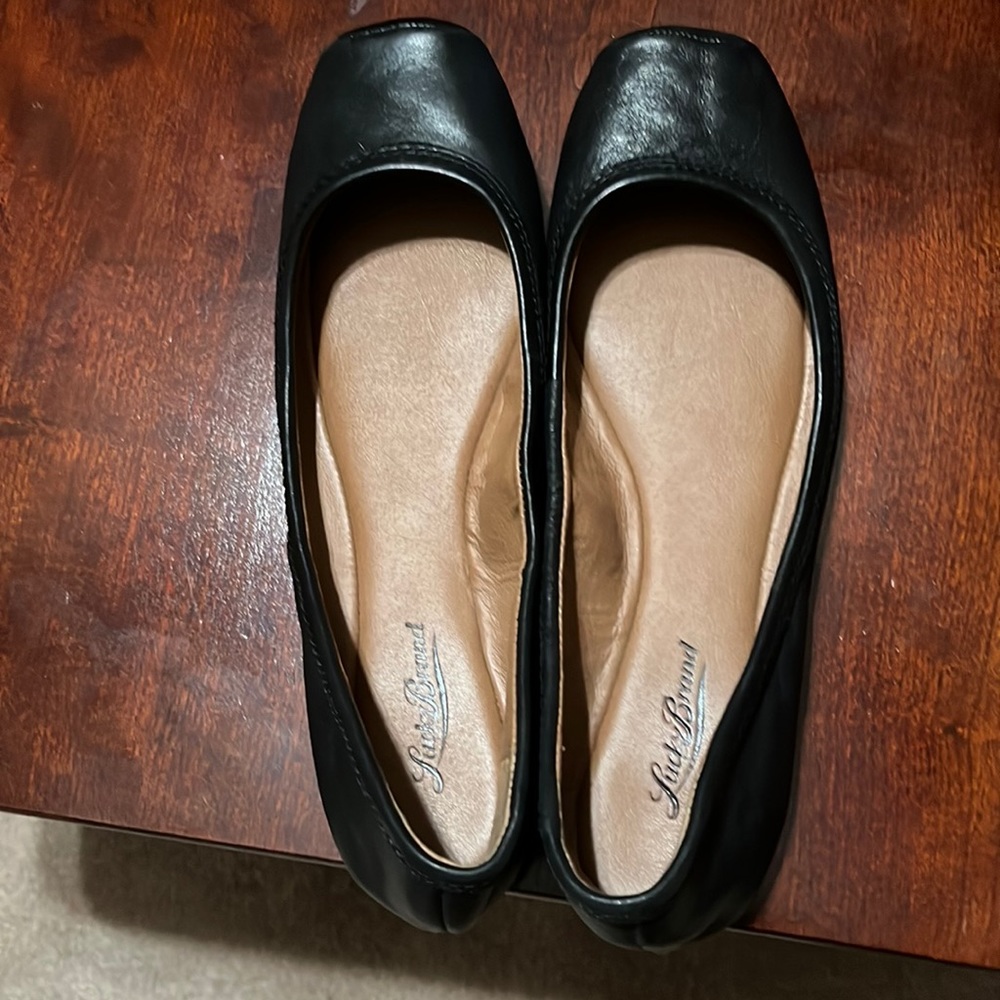 Ladies Sz 9M Black flats by Lucky Brand EUC